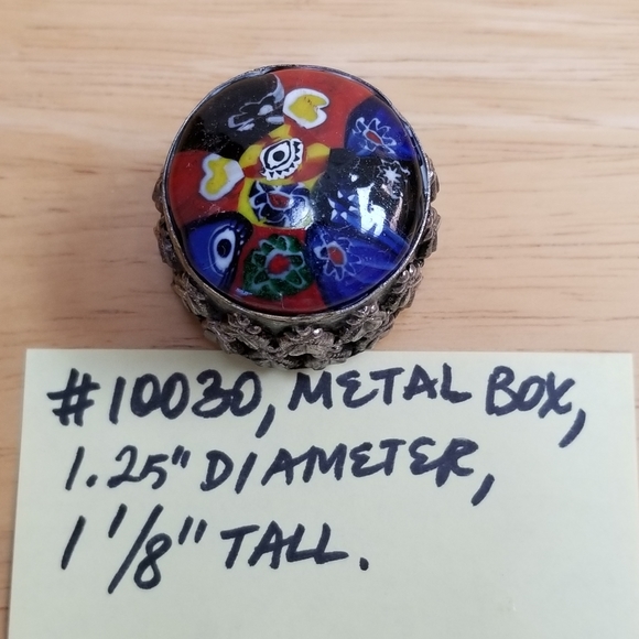 10030 Rare Collectible Ornate Decorative Metal Box - Picture 2 of 9